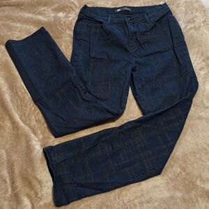 Levi Perfectly Slimming Straight Leg Jeans